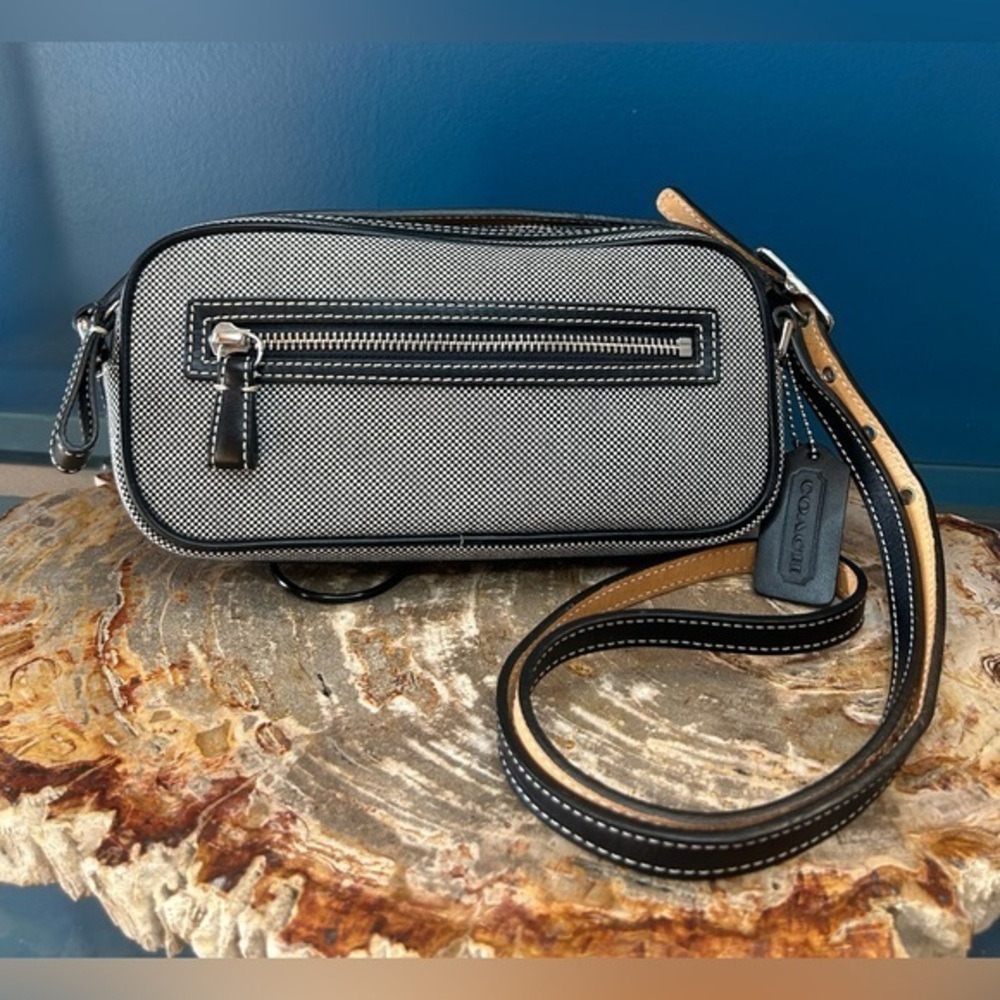 Vintage COACH East West Slim Black and White Camera Crossbody 4445
